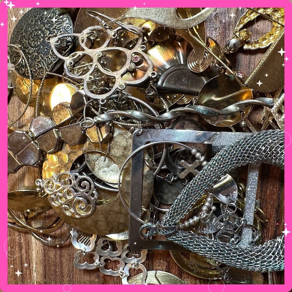 ⚜️ Vintage Jewelry Lot | Mixed Metals Earrings Brooches Bangles | Make offer! 🩷